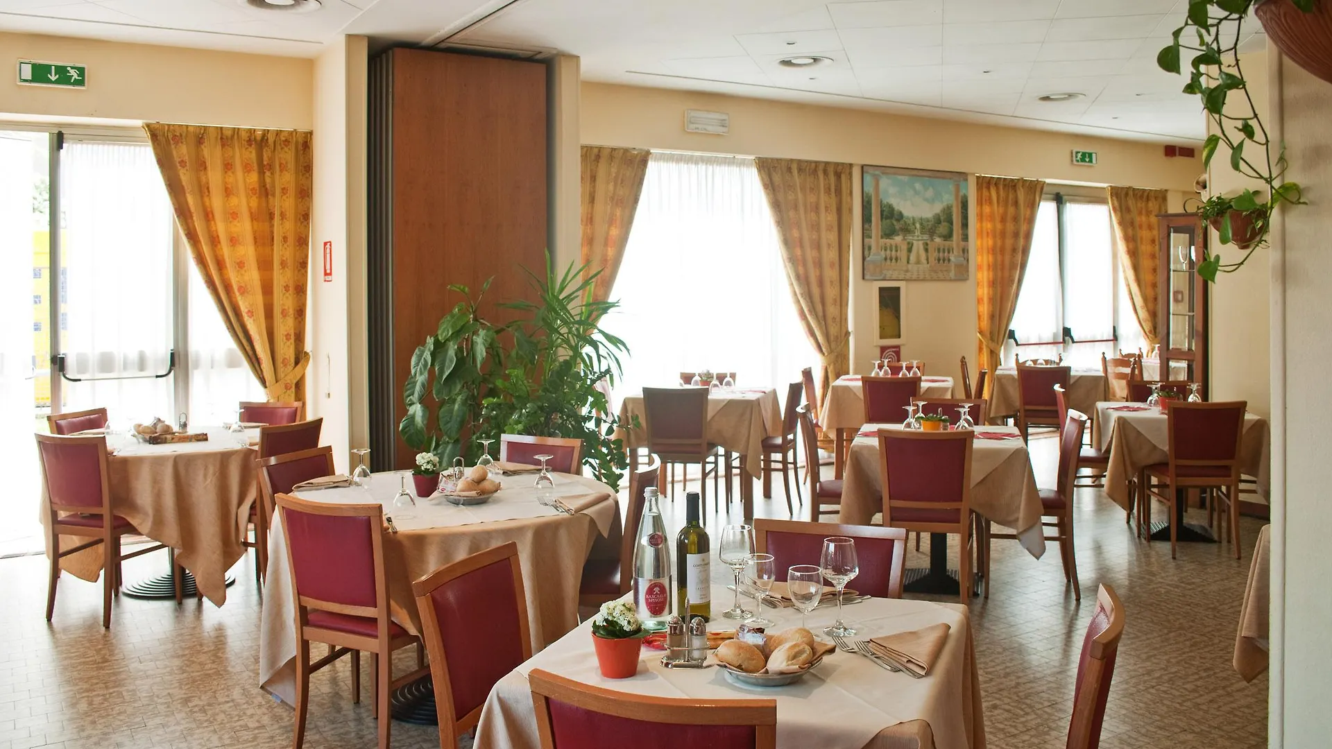 Cavallo Hotel Verona Est 4*,